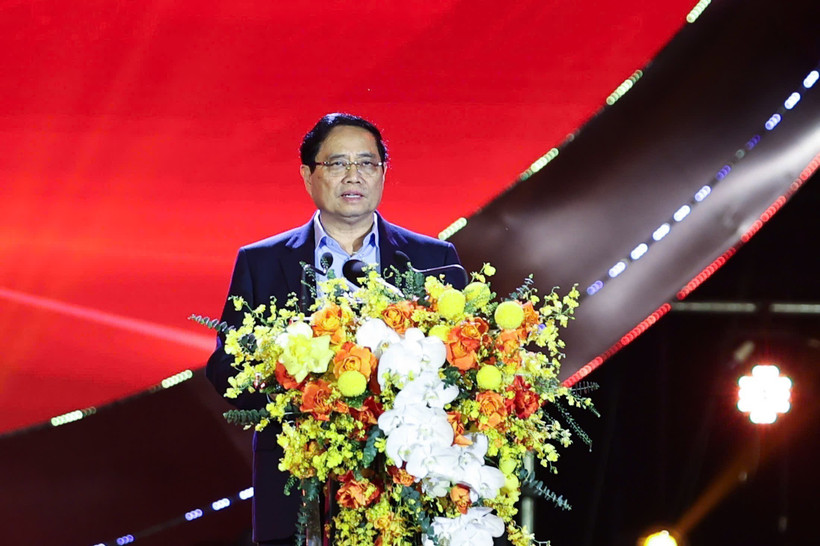Le Premier ministre Pham Minh Chinh prend la parole lors de la cérémonie d'ouverture de la Semaine “Grande union nationale – Patrimoine culturel du Vietnam” 2025. Photo : VNA