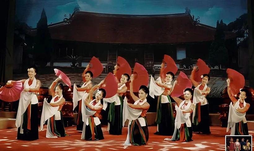 Le MV (clip musical) "Chèo mở lái ra" de Pham Vinh Khuong. Photo : hanoimoi