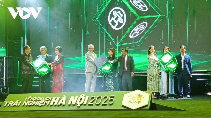 Ouverture du Festival du tourisme de Hanoï 2025. Photo: VOV
