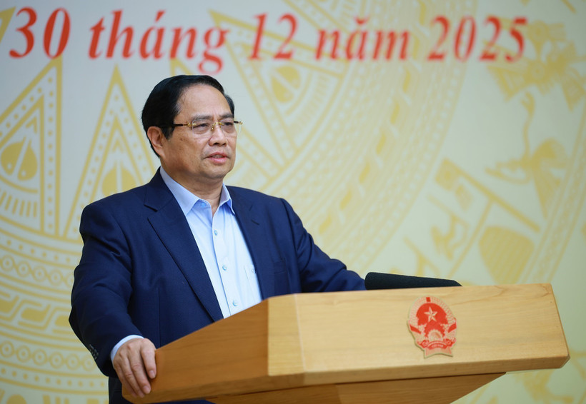 Le Premier ministre Pham Minh Chinh prend la parole lors de la conférence. Photo : VNA 