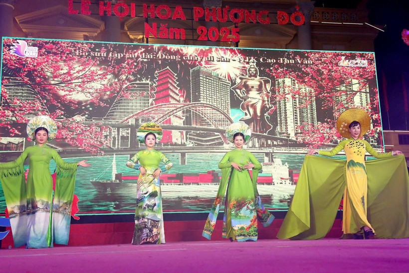 Hai Phong célèbre l’héritage et l’identité des femmes vietnamiennes lors du Festival de l’ao dai 2025