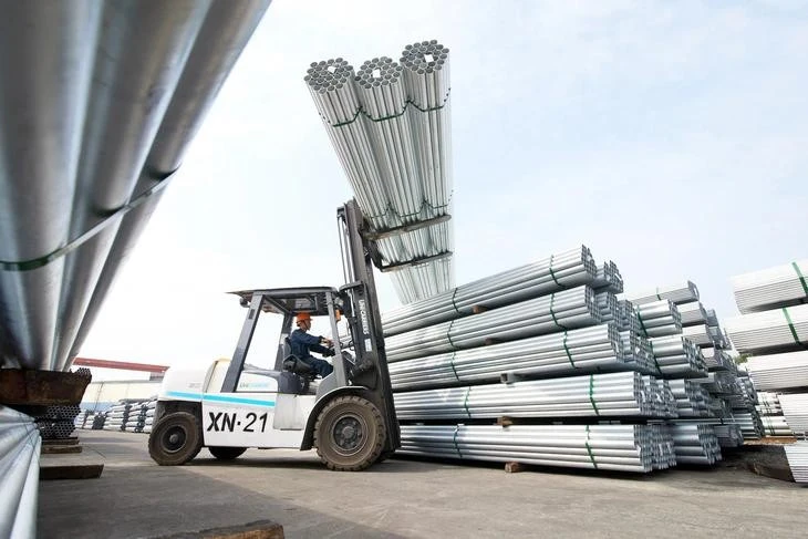 De nombreuses entreprises visent des marchés américain et européens en raison de commandes importantes et de prix compétitifs - Photo : tuoitre.vn