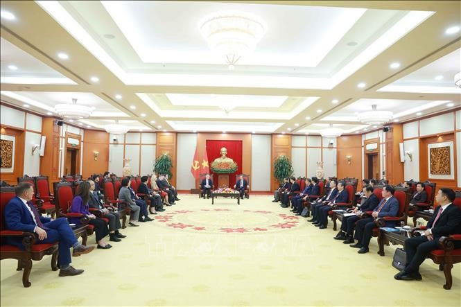 La rencontre entre To Lam et une délégation d'entreprises du Conseil des affaires États-Unis-ASEAN. Photo : VNA