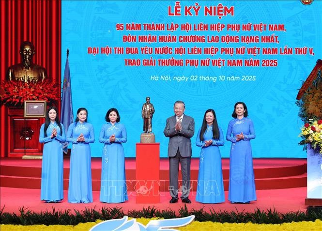 L’Union des femmes du Vietnam a célébré ce 2 octobre à Hanoï le 95e anniversaire de sa fondation. Photo : VNA