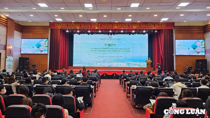 Le séminaire intitulé « La ville de Hai Phong, pionnière de la transformation verte et du développement durable » s'est tenu fin mars. Photo : congluan.vn