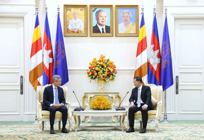 L'ambassadeur Nguyen Minh Vu commence son mandat par la rencontre de dirigeants cambodgiens à Phnom Penh. Photo : VNA