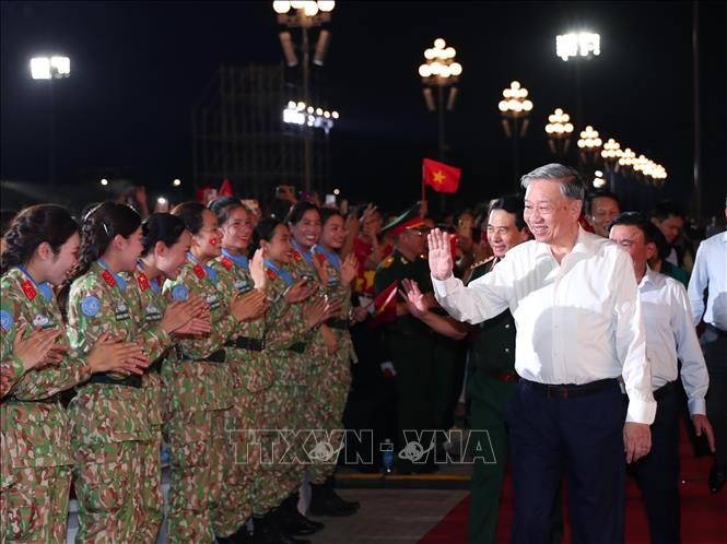 Le secrétaire général du Parti communiste du Vietnam et secrétaire de la Commission militaire centrale, Tô Lâm, assiste à l’événement à Hanoï. Photo : VNA