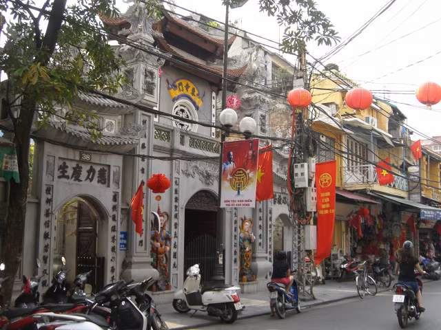 Escapade dans quelques anciennes pagodes au cœur de Hanoi ảnh 2 Escapade dans quelques anciennes pagodes au cœur de Hanoi ảnh 2