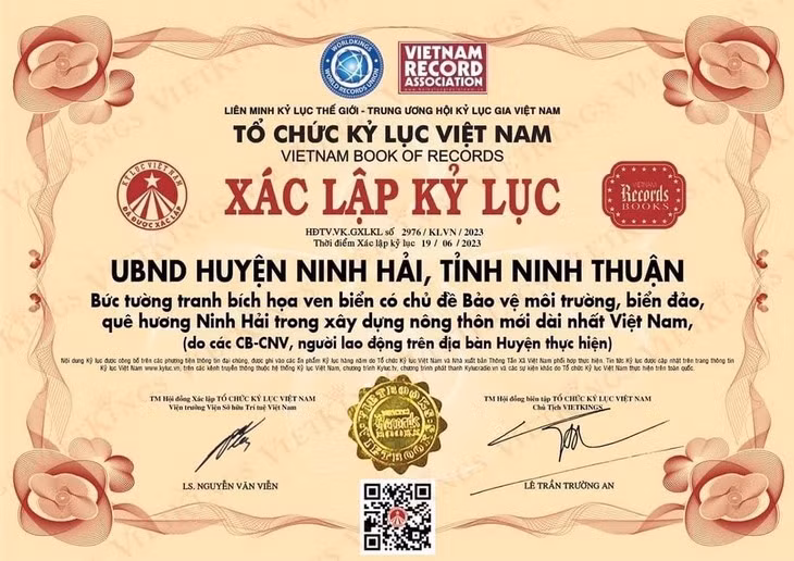 La plus longue fresque murale du Vietnam est à Ninh Thuân ảnh 2