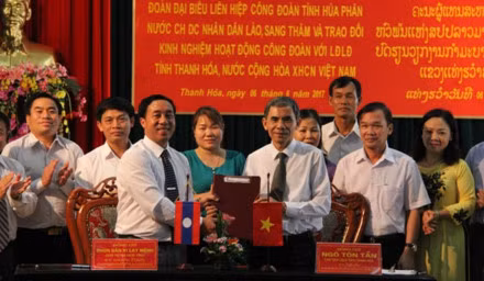 Vietnam-Laos : échange d’expériences dans les activités syndicales entre provinces ảnh 1