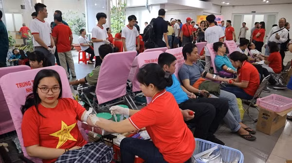 HCM-V: Lancement de la Fête du printemps rouge 2020 ảnh 1