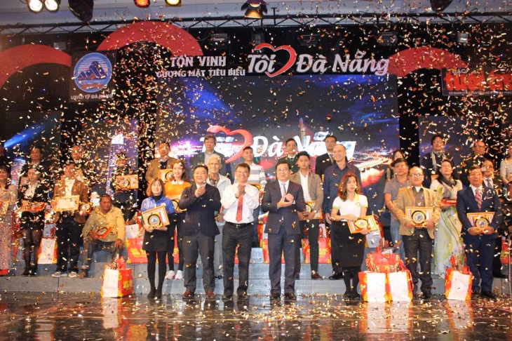 La soirée de gala "J’aime Dà Nang'' en succès ảnh 1 La soirée de gala "J’aime Dà Nang'' en succès ảnh 1