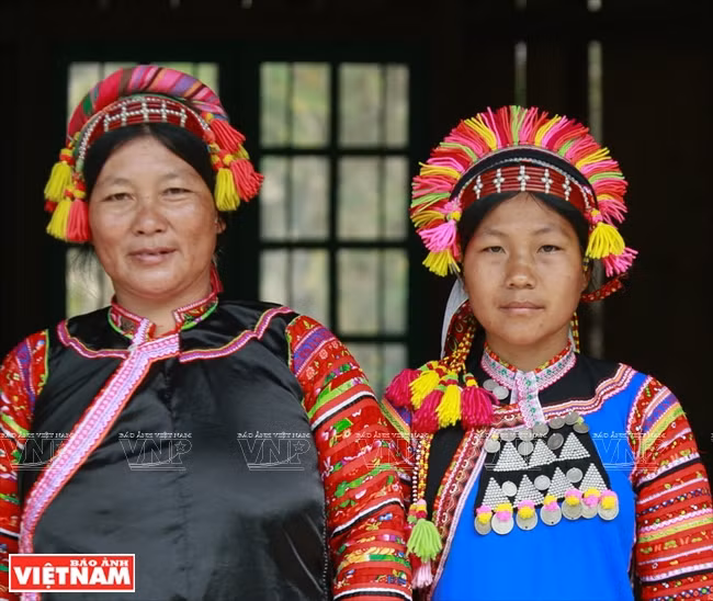 Le superbe turban féminin de l’ethnie La Hu ảnh 10