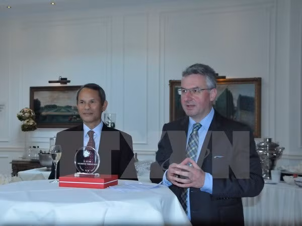 Rencontre avec des députés d’amitié européens en Belgique ảnh 1