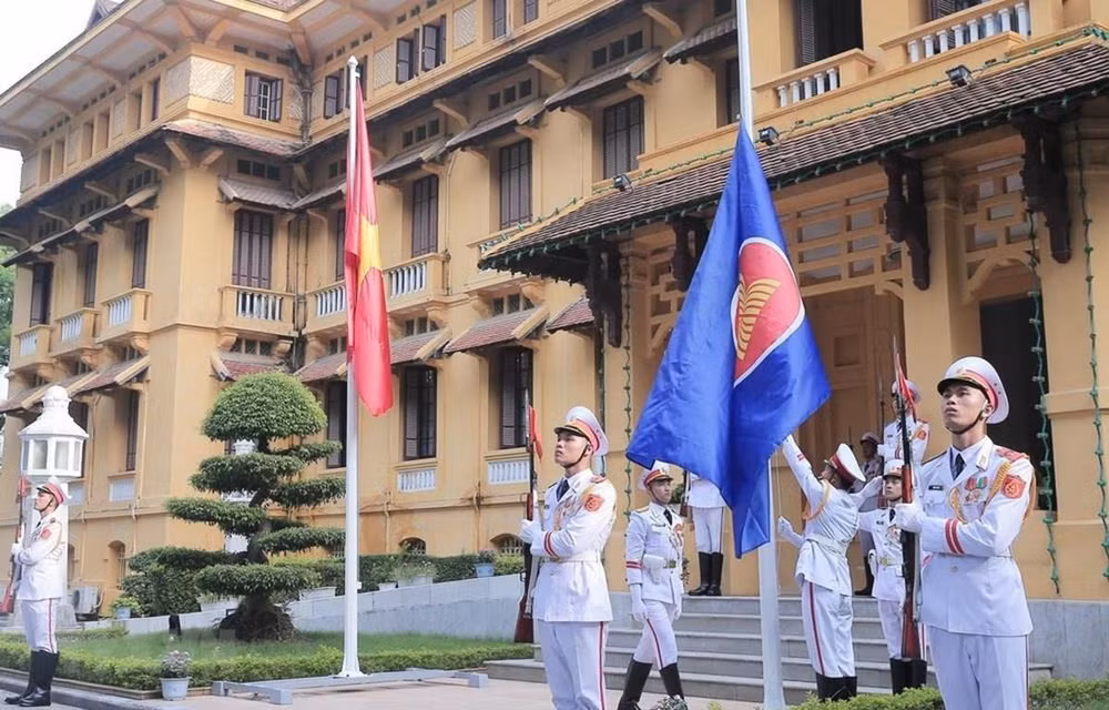 Pour une Communauté de l'ASEAN solidaire et développée ảnh 1
