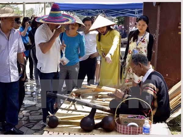 Ouverture de la Journée culturelle des ethnies du Vietnam ảnh 1