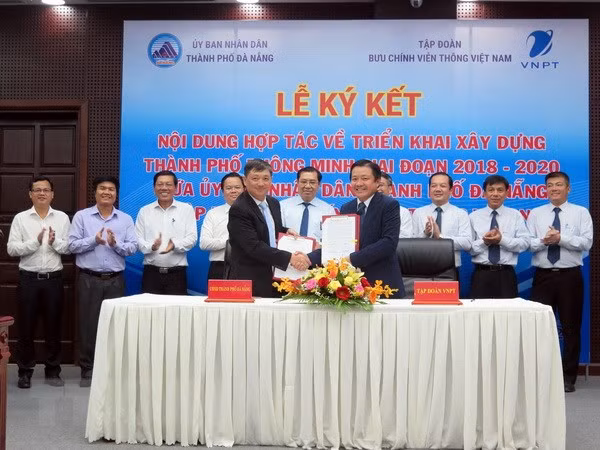 Da Nang coopère avec VNPT pour construire une ville intelligente ảnh 1