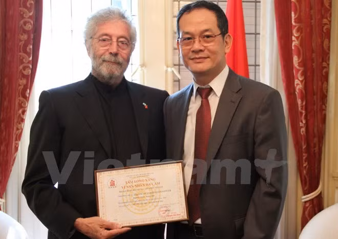 Un Argentin honoré pour son combat en faveur des victimes de l'agent orange ảnh 1