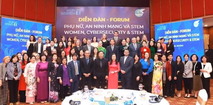 Forum « Femmes, cybersécurité et STIM » à Hanoï ảnh 2
