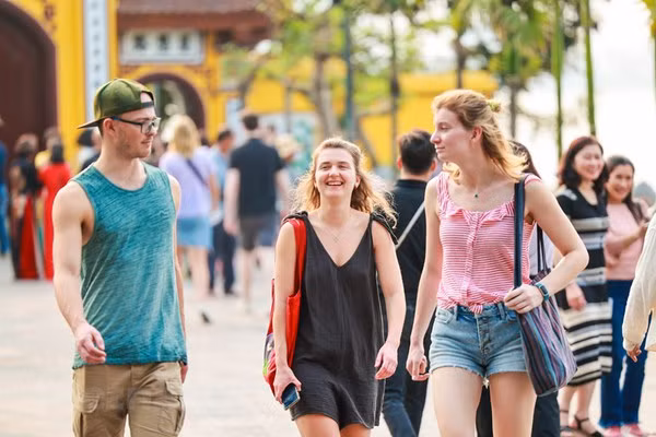 Proposition d'allongement de la durée du visa : levier pour attirer les touristes internationaux ảnh 2 Proposition d'allongement de la durée du visa : levier pour attirer les touristes internationaux ảnh 2