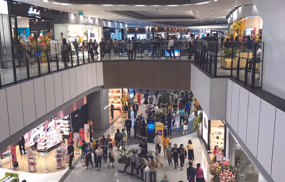 Le marché de détail reprend de la vigueur mais la concurrence pousse ảnh 1