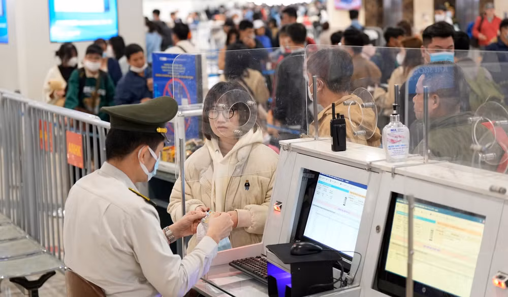 Application de l'authentification biométrique des passagers à l'aéroport de Van Don ảnh 1