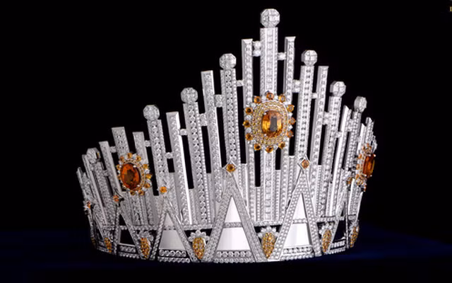 La couronne sertie de 2.416 diamants et saphirs de Miss Univers Vietnam 2022 ảnh 1
