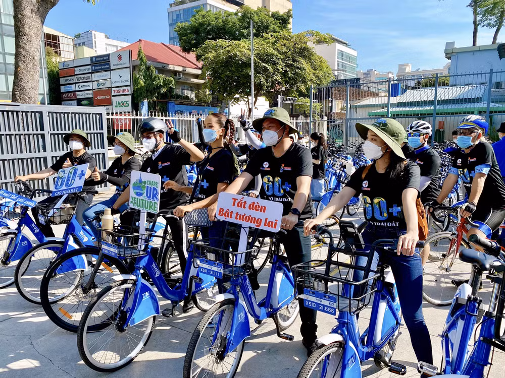 HCM-Ville: près de 500 jeunes volontaires participent au lancement de l'Heure de la Terre 2022 ảnh 1