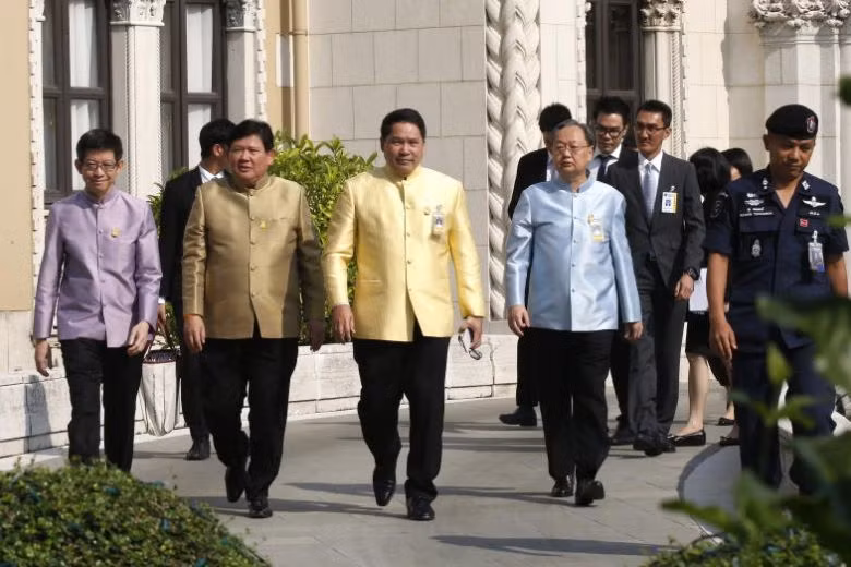 Thaïlande : quatre ministres démissionnent pour préparer les élections ảnh 1