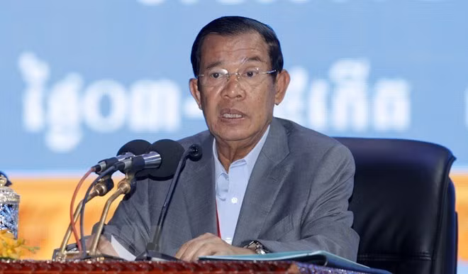 Hun Sen s'oppose à l'ingérence dans les affaires intérieures du pays ảnh 1