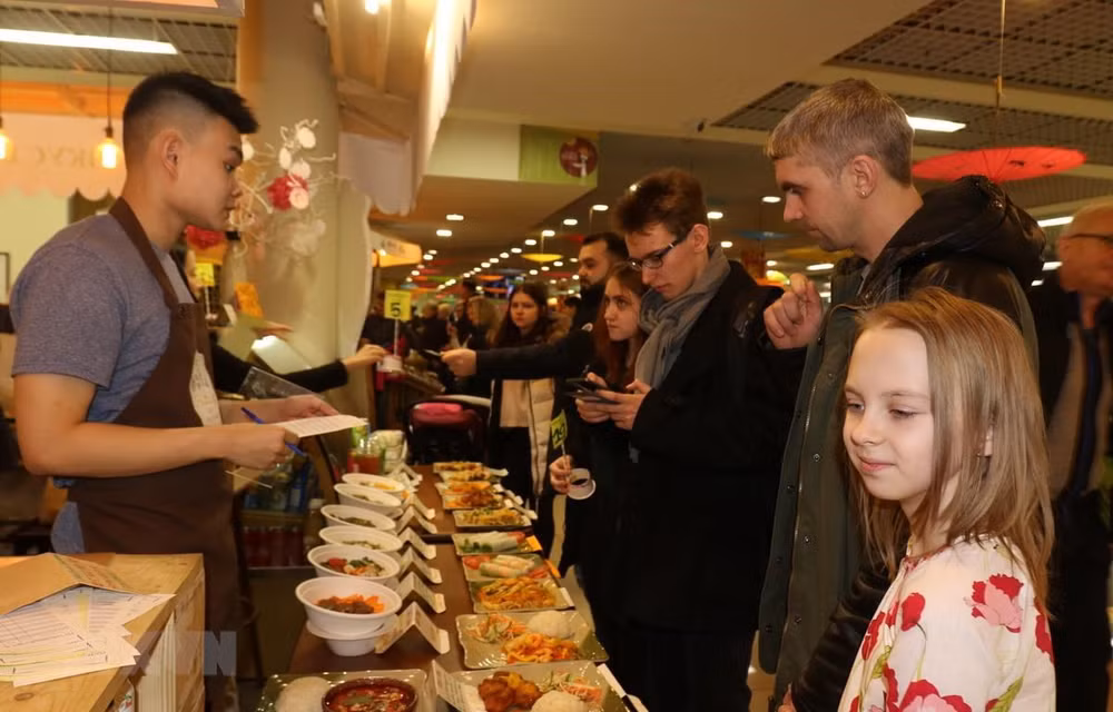 Fête de la gastronomie de rue du Vietnam à Moscou ảnh 1