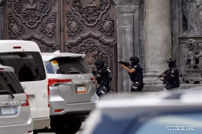 Les Philippines renforcent la sécurité après les attentats au sud ảnh 1