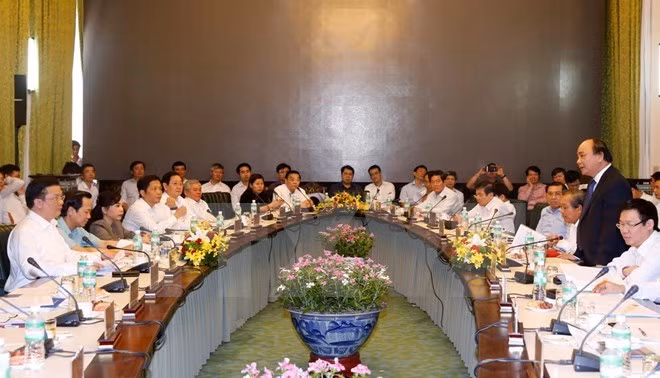 Le PM préside la réunion du Cabinet pour régler les pétitions d'entreprises ảnh 1