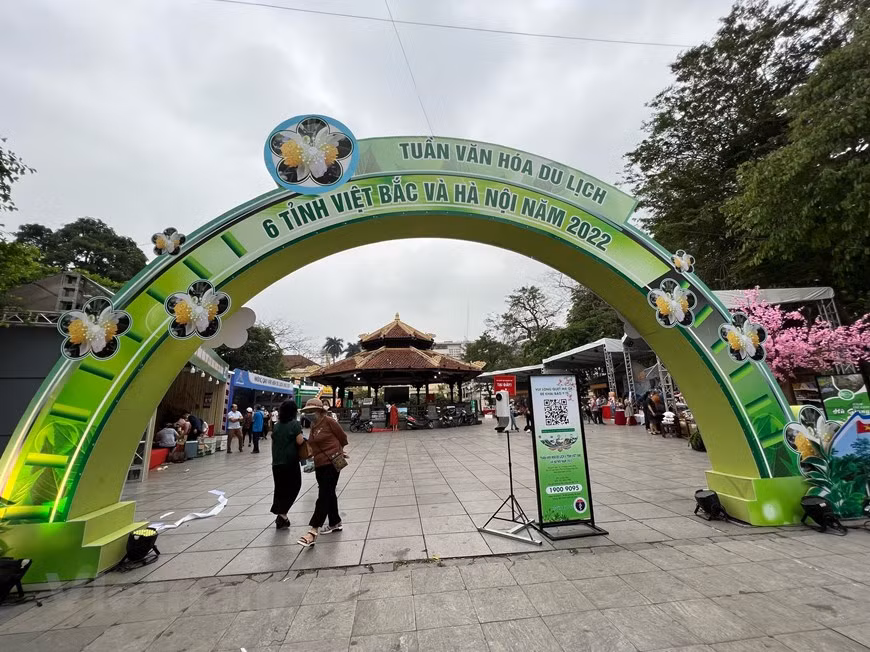 Semaine de la culture et du tourisme de six provinces du Viet Bac à Hanoï ảnh 1