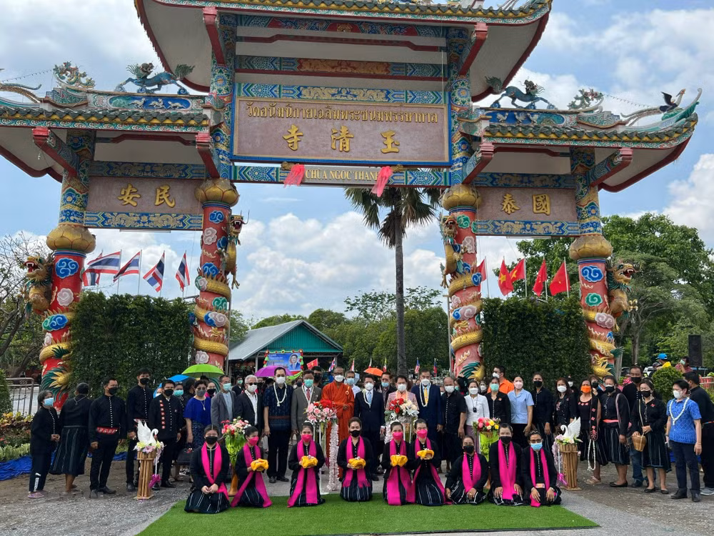 Inauguration des plaques en vietnamien de deux pagodes en Thaïlande ảnh 1