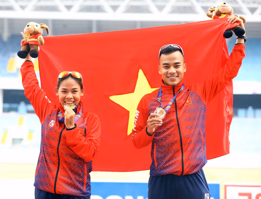 SEA Games-31: le Vietnam toujours en tête du classement des médailles ảnh 1