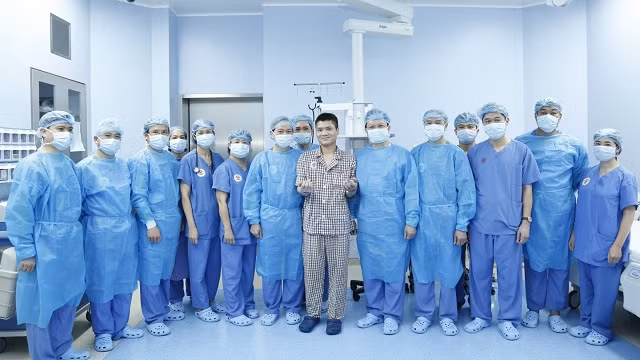 Le Vietnam réussit la première greffe de l’avant-bras à partir d’un donneur vivant ảnh 1