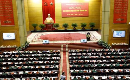 Le PM Nguyen Xuan Phuc à la conférence politico-militaire de l’Armée ảnh 1