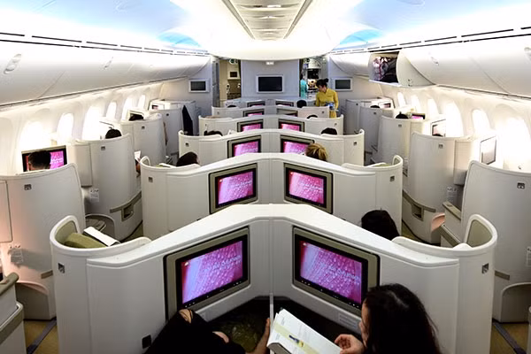 Vietnam Airlines reconnue comme compagnie aérienne internationale quatre étoiles par Skytrax ảnh 1