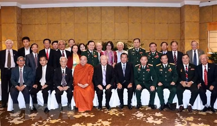 Renforcement des échanges entre les Vietnamiens et les Cambodgiens ảnh 1
