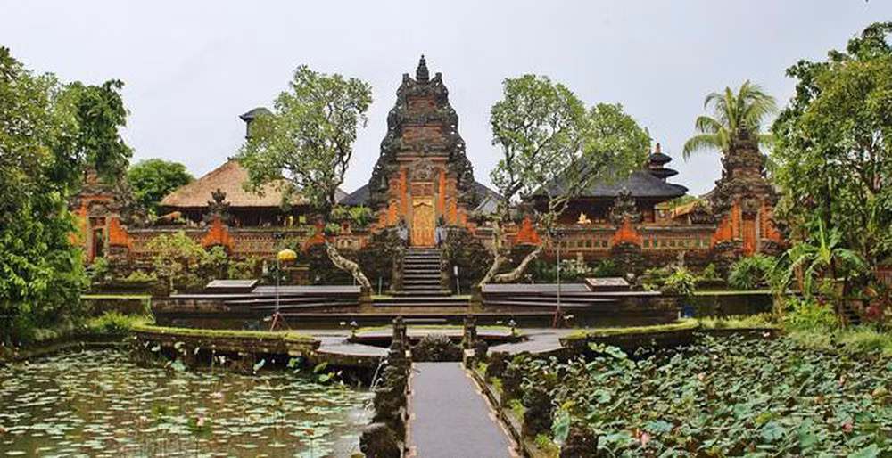 COVID-19 anéantit près de 5,9 milliards de dollars de recettes touristiques indonésiennes ảnh 1