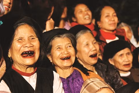 La beauté des dents laquées dans l’histoire vietnamienne ảnh 1