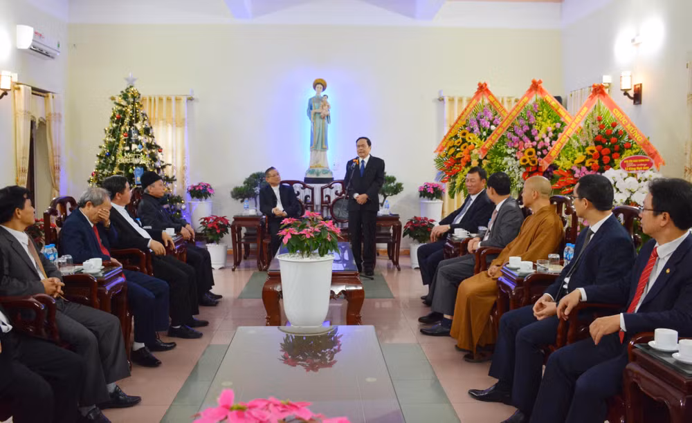 Vœux de Noël du FPV aux catholiques du diocèse de Bui Chu ảnh 1