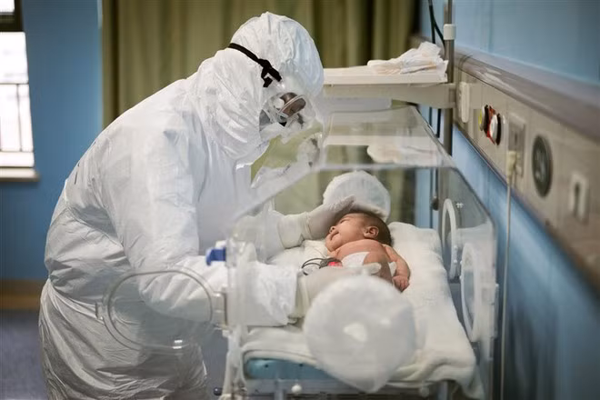 COVID-19 : Une mère singapourienne donne naissance à un bébé avec des anticorps ảnh 1 COVID-19 : Une mère singapourienne donne naissance à un bébé avec des anticorps ảnh 1