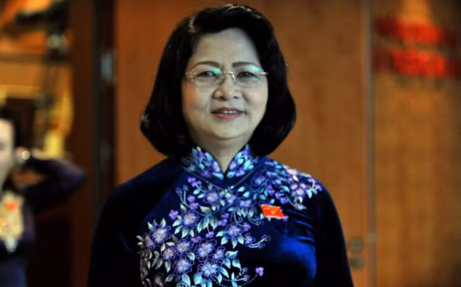 Saluer les contributions d'anciens enseignants Viet kieu en Thaïlande ảnh 1