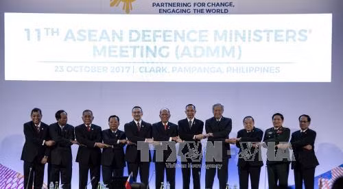 ASEAN : les ministres de la Défense appellent la RPDC à renouer le dialogue ảnh 1