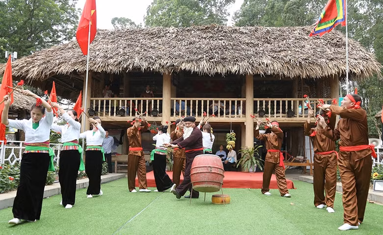 Honorer et valoriser la culture des ethnies ảnh 1