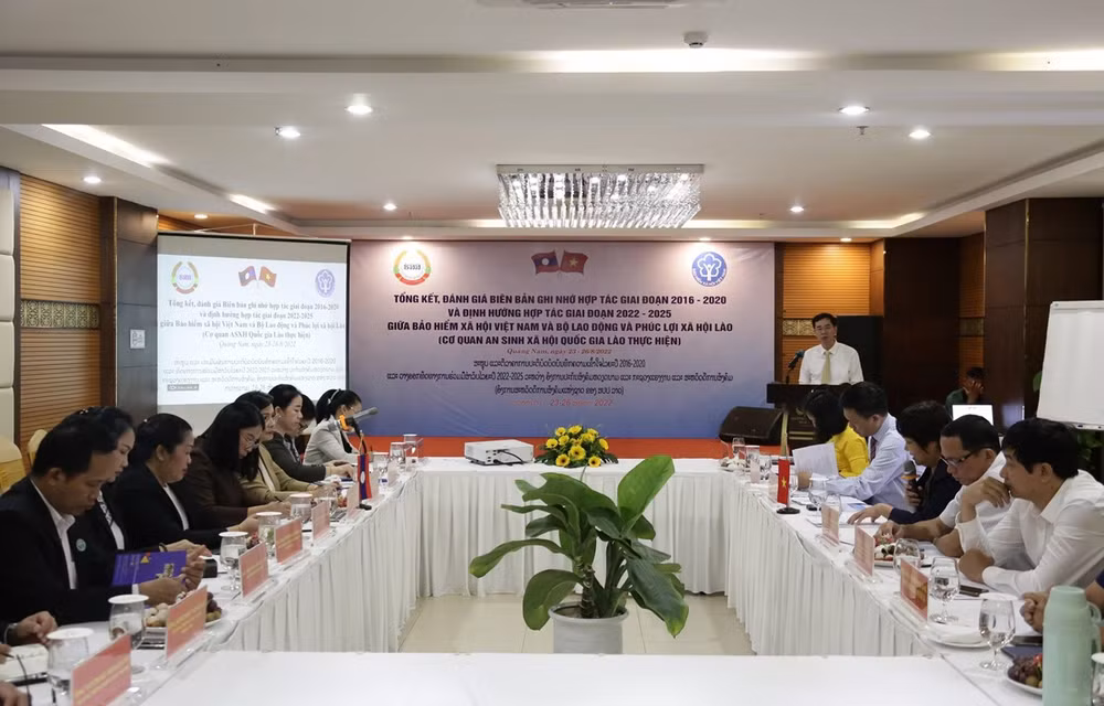 Le Vietnam et le Laos renforcent leurs liens en matière de sécurité sociale ảnh 1