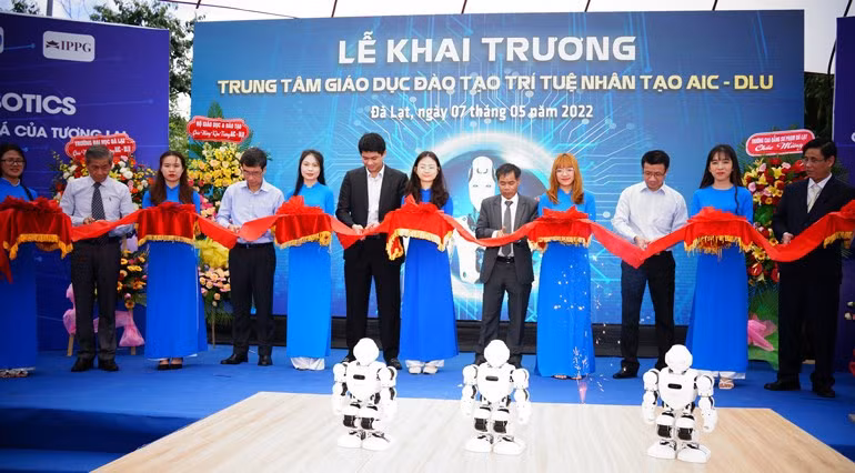 Mise en service du premier centre de formation et de recherche en IA à Lam Dong ảnh 1