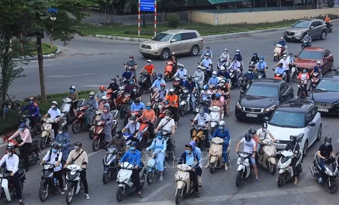 Hanoï établit une feuille de route pour le contrôle des émissions d'échappement des motos ảnh 1